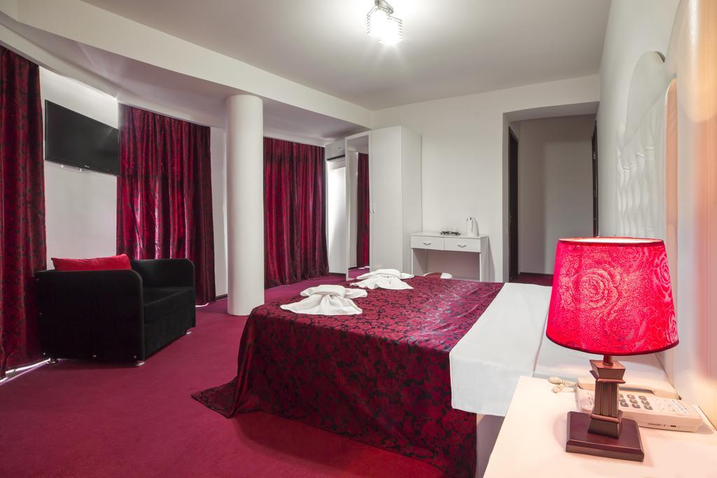 Hotel Grand Palace Tbilisi Bagian luar foto