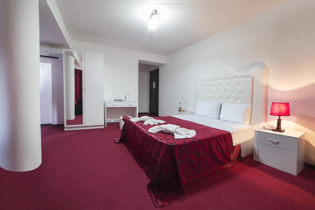 Hotel Grand Palace Tbilisi Bagian luar foto